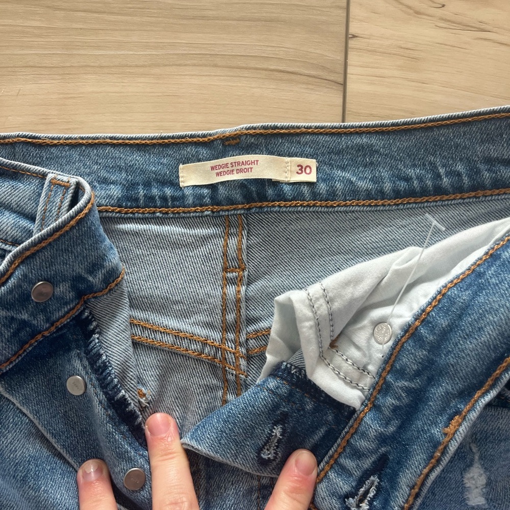 Levi’s wedgie straight button fly jeans. Size 30. - Picture 2 of 5